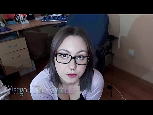 ❤️ Neska sexy betaurrekoekin dildoa zurrupatzen du kameraren aurrean ❤ Pornografia gogorra %eu.porno-negrov.ruan ❌❤